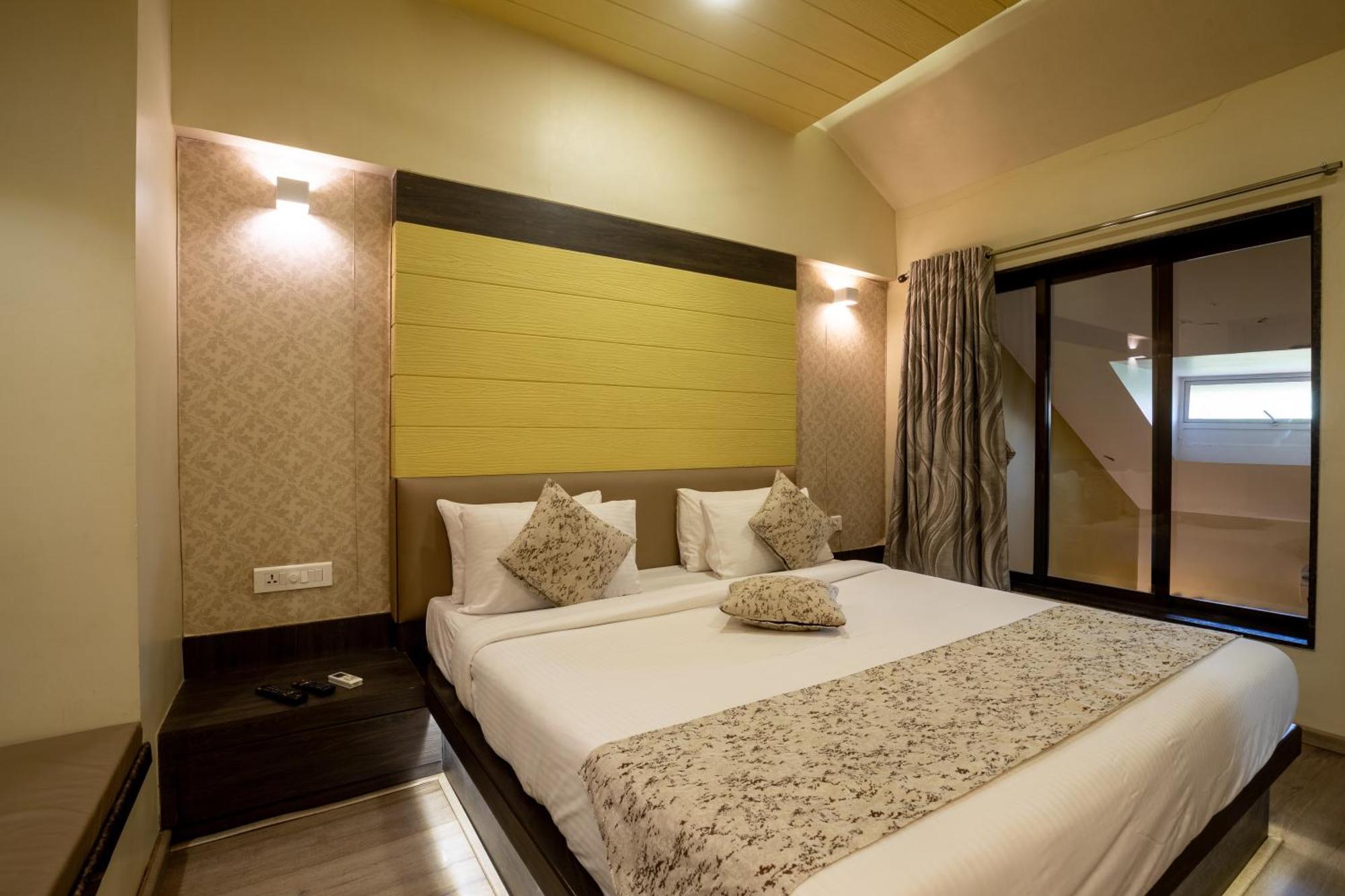 Zaras Resort Khandala Lonavla Exterior foto