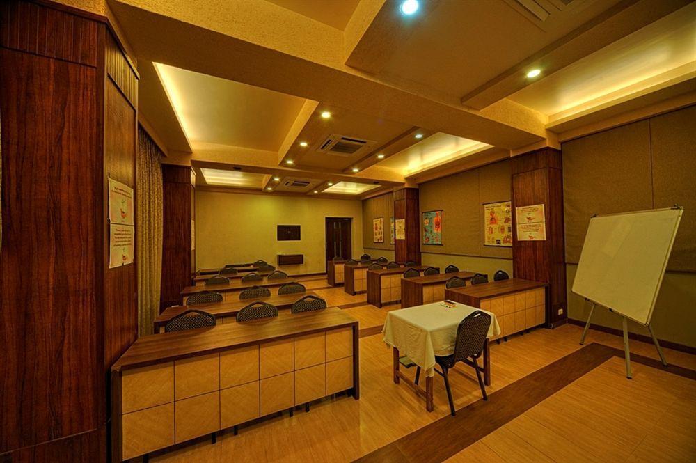 Zaras Resort Khandala Lonavla Exterior foto